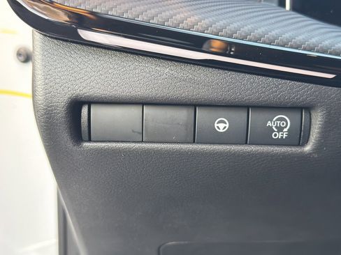 Certified 2025 Nissan Kicks SR image 22