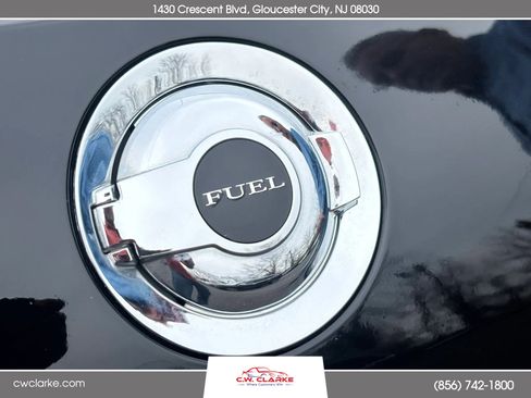 Used 2015 Dodge Challenger R/T Plus image 21