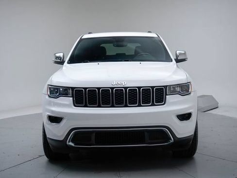 Used 2018 Jeep Grand Cherokee Limited AWD/4WD image 2