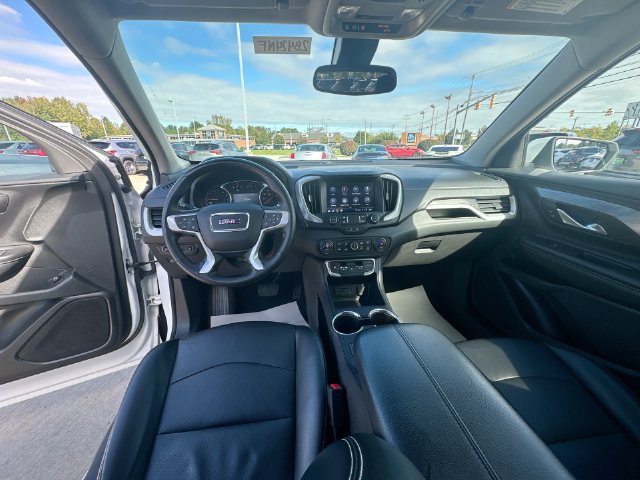 Used 2024 GMC Terrain SLT AWD/4WD image 23