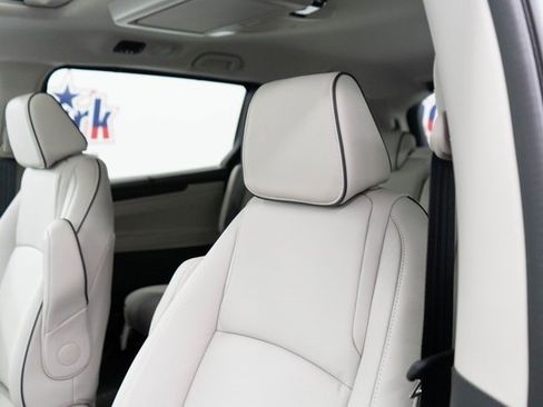 New 2026 Honda Odyssey Touring image 18