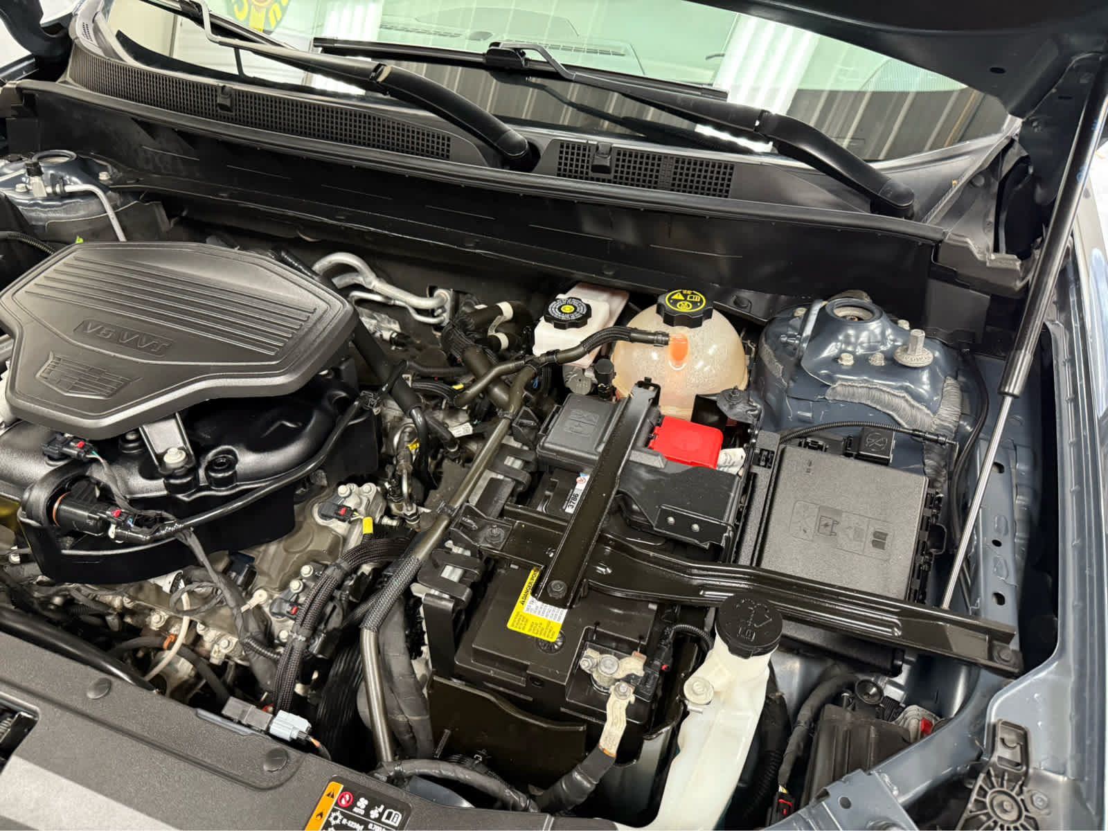 Used 2021 Cadillac XT6 Premium Luxury w/ LPO, Floor Liner Package AWD/4WD image 41
