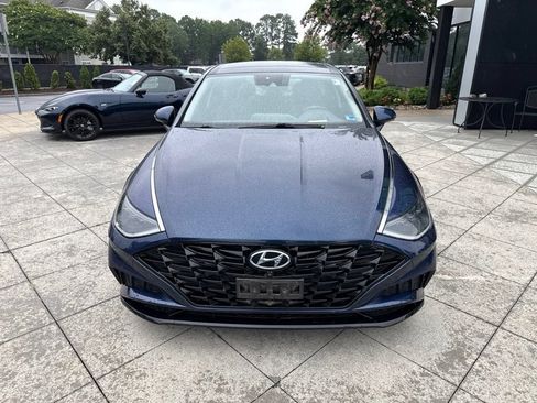 Used 2021 Hyundai Sonata Limited w/ Preferred Accessory Package FWD image 2