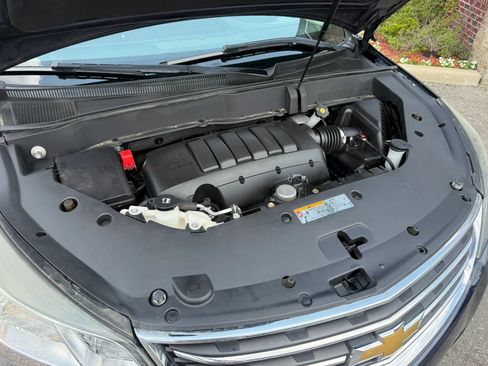 Used 2017 Chevrolet Traverse LT w/ Style and Technology Package AWD/4WD image 33