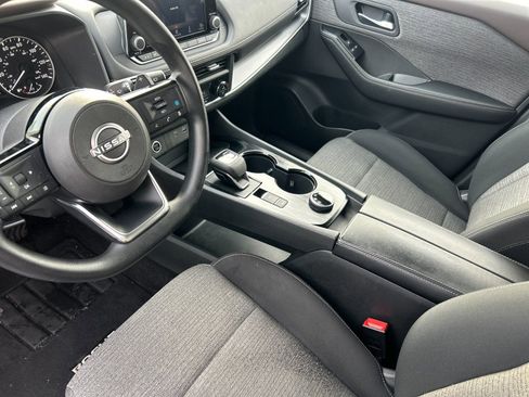Used 2023 Nissan Rogue SV image 8
