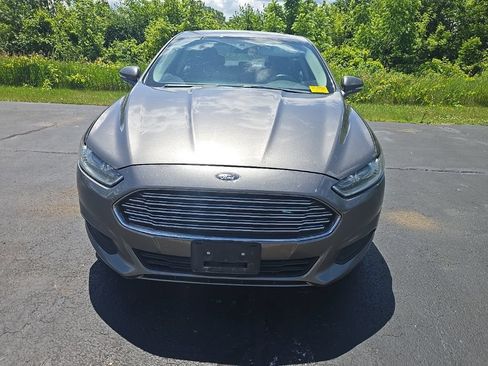Used 2014 Ford Fusion SE FWD image 2
