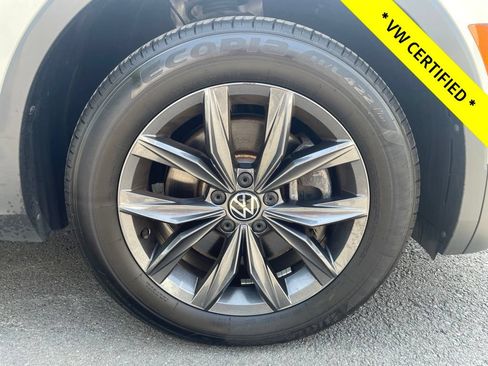 Used 2023 Volkswagen Tiguan SE w/ Panoramic Sunroof Package AWD/4WD image 14