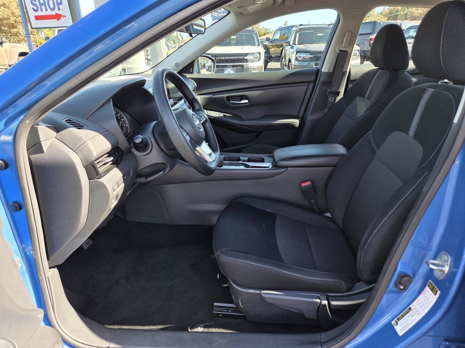 Used 2025 Nissan Sentra SV FWD image 10