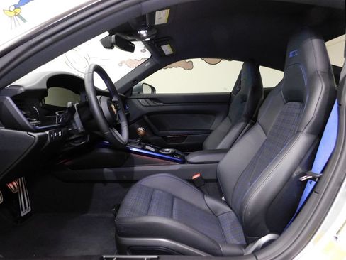 Used 2025 Porsche 911 Carrera T RWD image 45