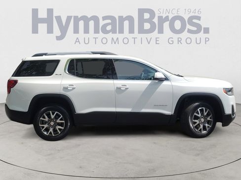 Used 2023 GMC Acadia SLE w/ Driver Convenience Package image 2