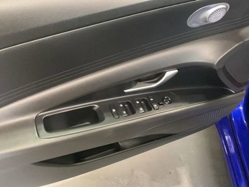 Used 2023 Hyundai Elantra SEL image 9