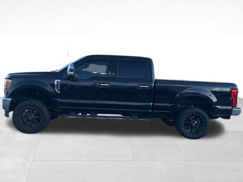 Used 2017 Ford F250 Lariat w/ Chrome Package image 27