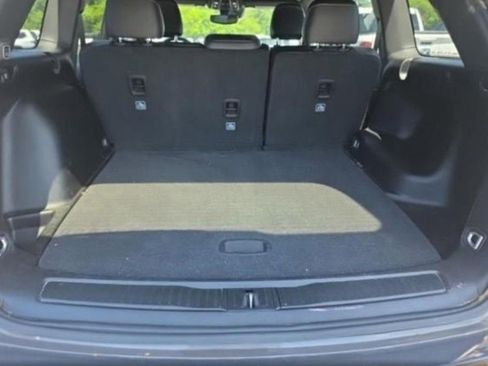 Used 2023 Jeep Grand Cherokee Altitude AWD/4WD image 9