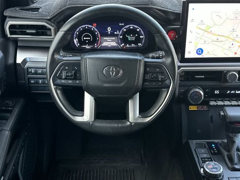 Used 2025 Toyota 4Runner TRD Off-Road Premium AWD/4WD image 14