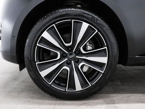 Used 2023 Land Rover Range Rover SE image 8