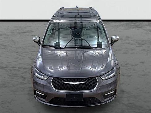 Used 2021 Chrysler Pacifica Limited w/ Premium & Safety Sphere Group image 12