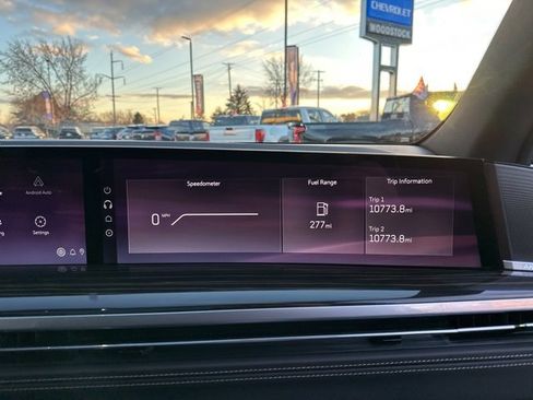 Used 2025 Cadillac Escalade Premium Luxury image 17