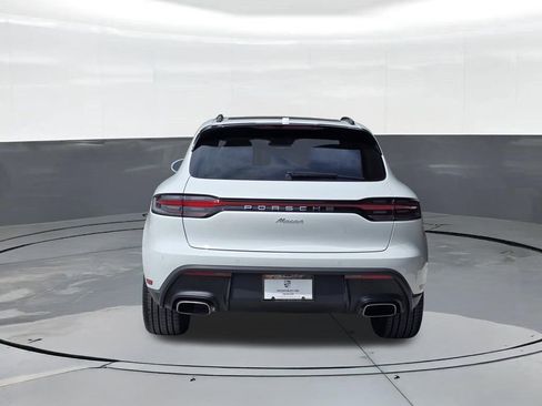Used 2026 Porsche Macan AWD/4WD image 10