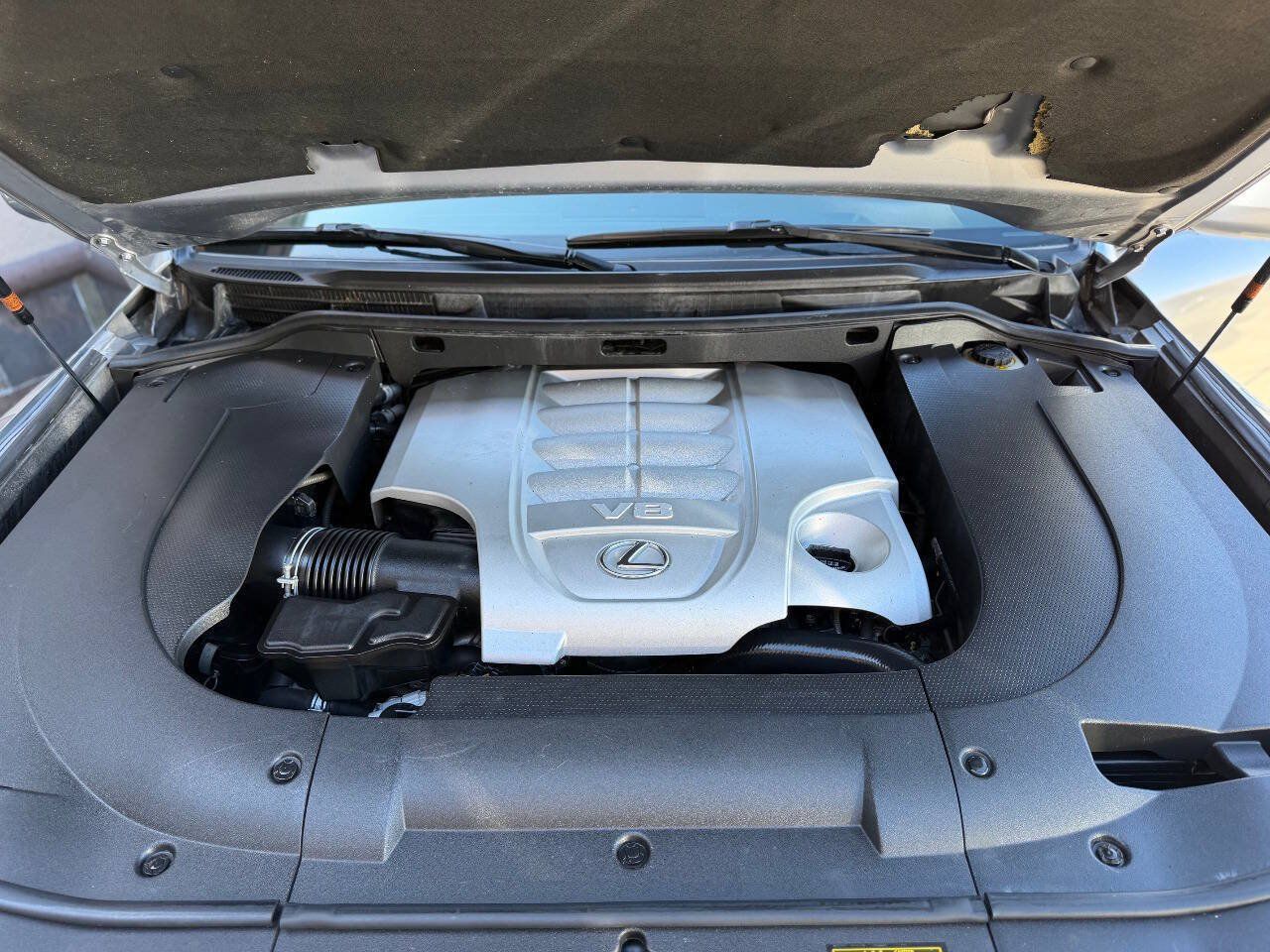 Used 2010 Lexus LX 570 4WD w/ Preferred Accessory Package image 29