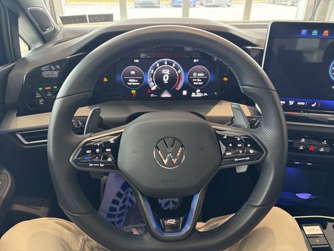 Certified 2025 Volkswagen Golf w/ Euro Style Package image 22