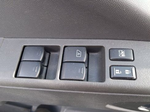 Used 2017 Nissan Frontier PRO-4X image 17