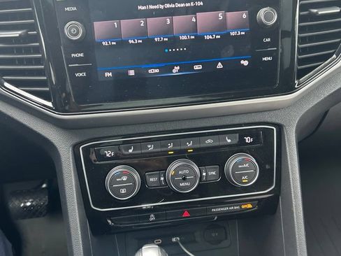 Used 2022 Volkswagen Atlas SEL AWD/4WD image 2