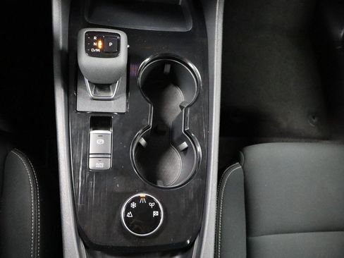 Used 2024 Nissan Rogue S AWD/4WD image 18