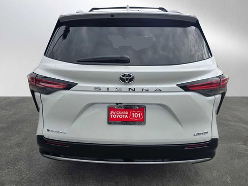 New 2026 Toyota Sienna Limited image 4
