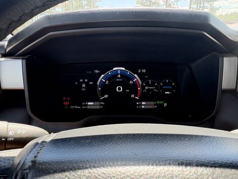 Used 2025 Toyota Tundra Limited AWD/4WD image 18