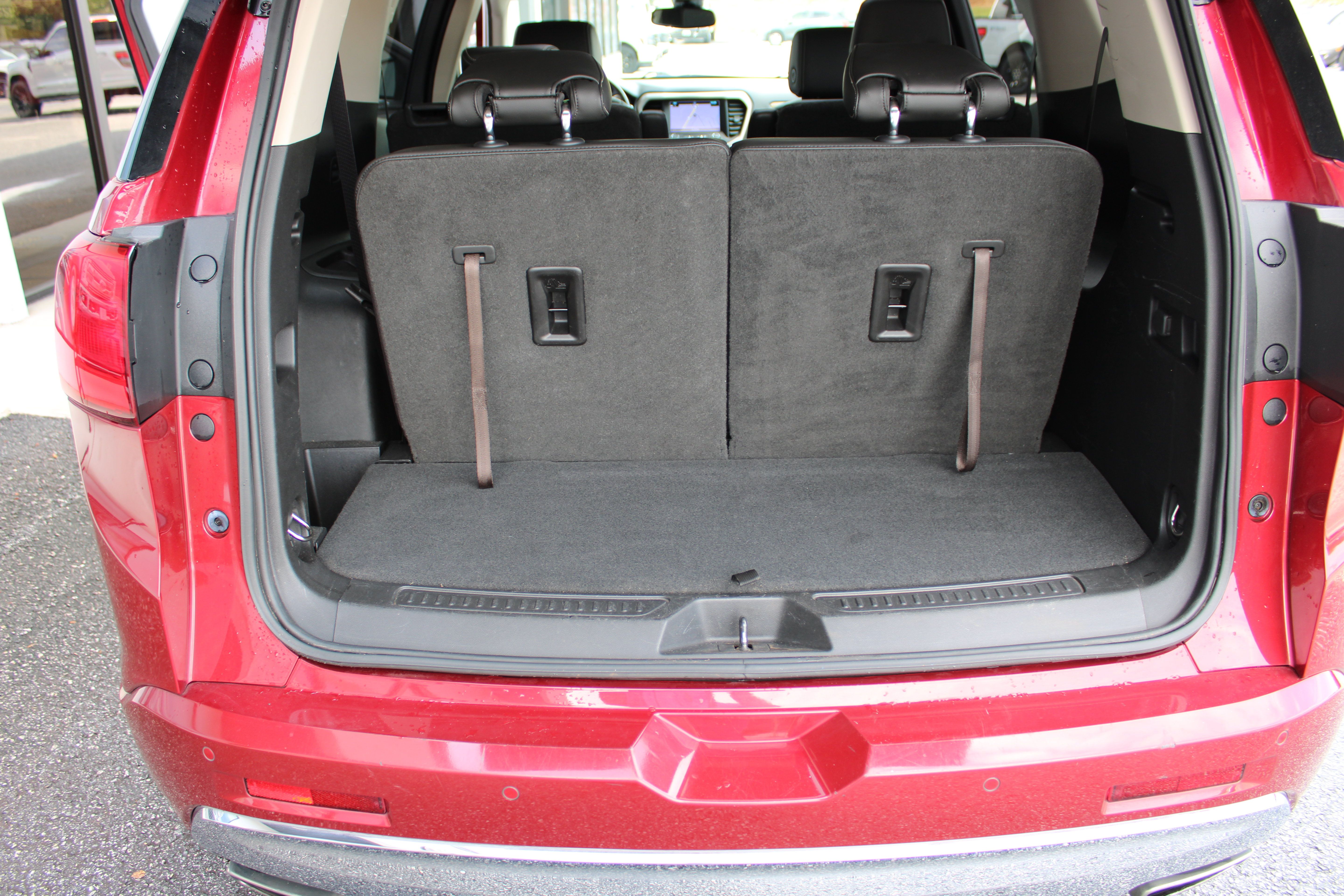 Used 2019 GMC Acadia Denali w/ Technology Package FWD image 13