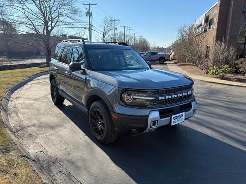 Used 2025 Ford Bronco Sport Badlands image 1