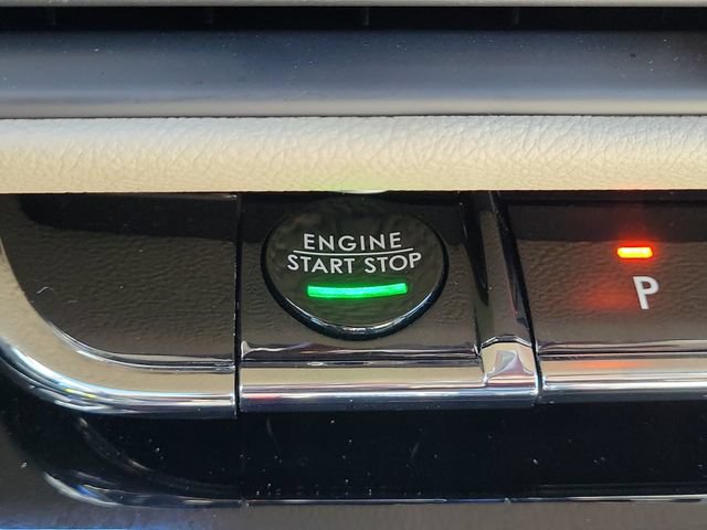 Used 2025 Lincoln Corsair FWD image 33