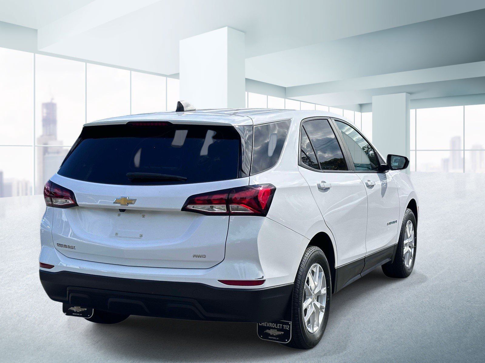 Used 2023 Chevrolet Equinox LS w/ LS Convenience Package AWD/4WD image 4