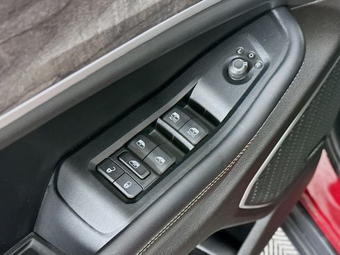 Used 2023 Jeep Grand Cherokee Limited AWD/4WD image 15