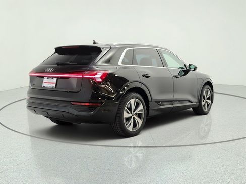 Used 2024 Audi Q8 e-tron Premium Plus w/ Premium Plus Package AWD/4WD image 5