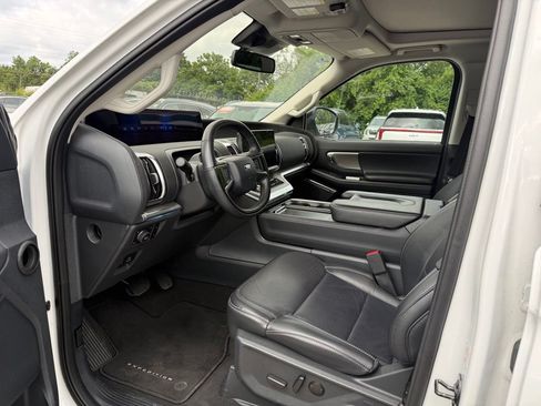 Used 2025 Ford Expedition Max Platinum AWD/4WD image 9