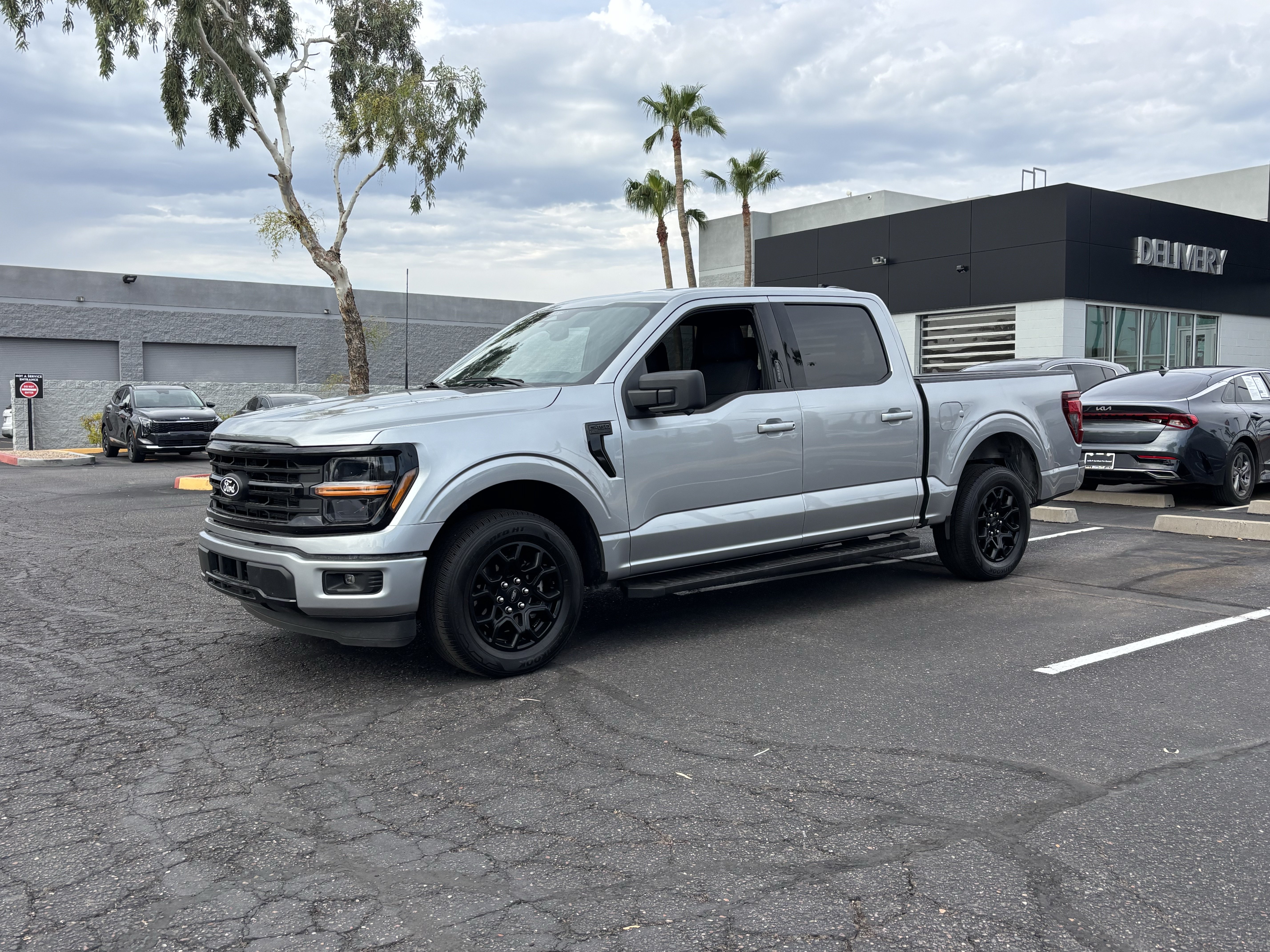 Used 2024 Ford F150 XLT w/ XLT Black Appearance Package RWD image 6