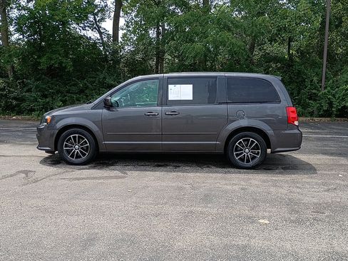 Used 2016 Dodge Grand Caravan SXT FWD image 6
