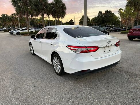 Used 2019 Toyota Camry LE FWD image 3