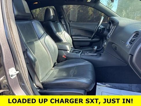 Used 2019 Dodge Charger SXT w/ Leather Interior Group image 27