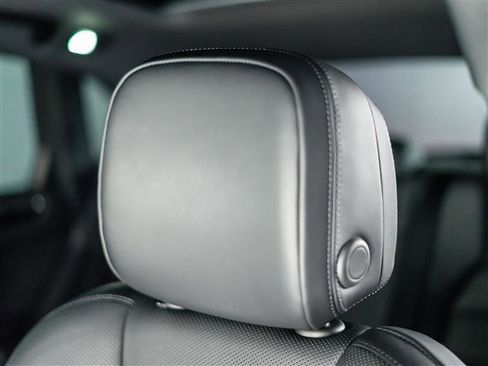 Certified 2026 Porsche Macan image 20