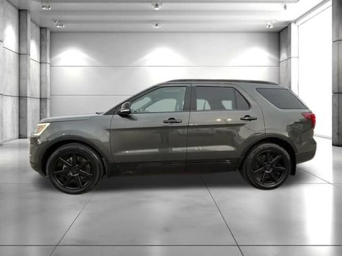 Used 2018 Ford Explorer Sport image 4