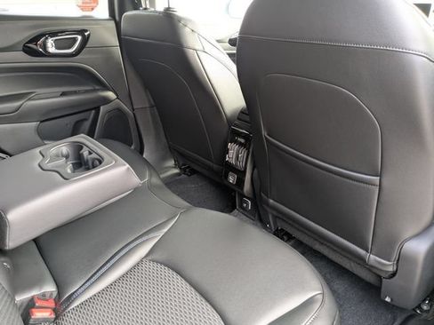 New 2026 Jeep Compass Latitude AWD/4WD image 11