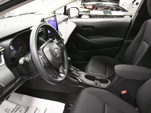 Certified 2025 Toyota Corolla LE image 18