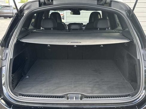 Used 2025 Mercedes-Benz GLC 300 image 26