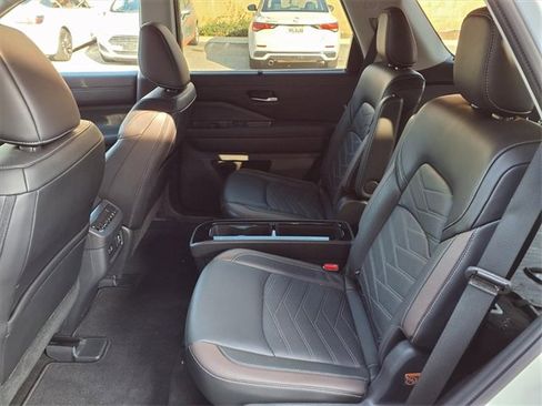 Certified 2024 Nissan Pathfinder Platinum image 20