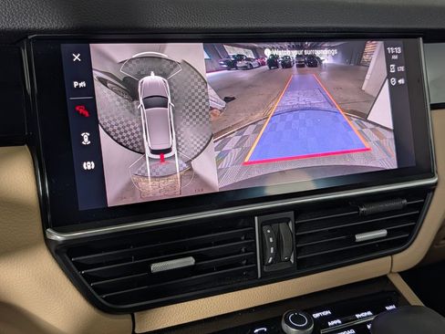 Certified 2023 Porsche Cayenne AWD/4WD image 29