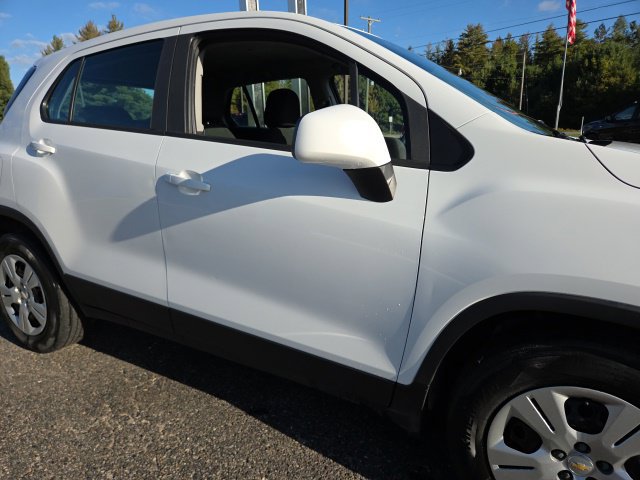 Used 2017 Chevrolet Trax LS FWD image 25