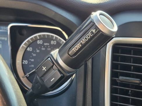 Used 2018 Nissan Titan SL w/ Midnight Edition AWD/4WD image 33