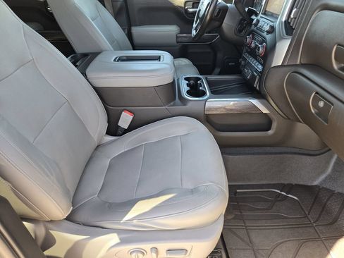 Used 2020 Chevrolet Silverado 1500 LTZ w/ LTZ Premium Package AWD/4WD image 16